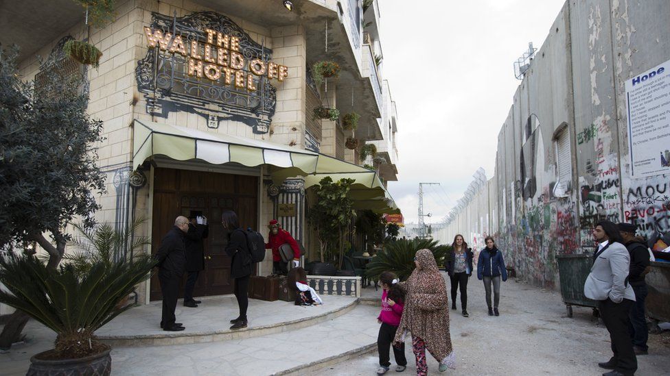 hotel banksy